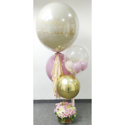 Gran bouquet de globos con globo gigante plastificado personalizado + Cesta de flores  - 1